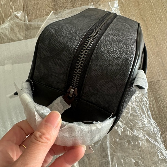 coach Travel Kit In Signature Canvas - Picture 3 of 8